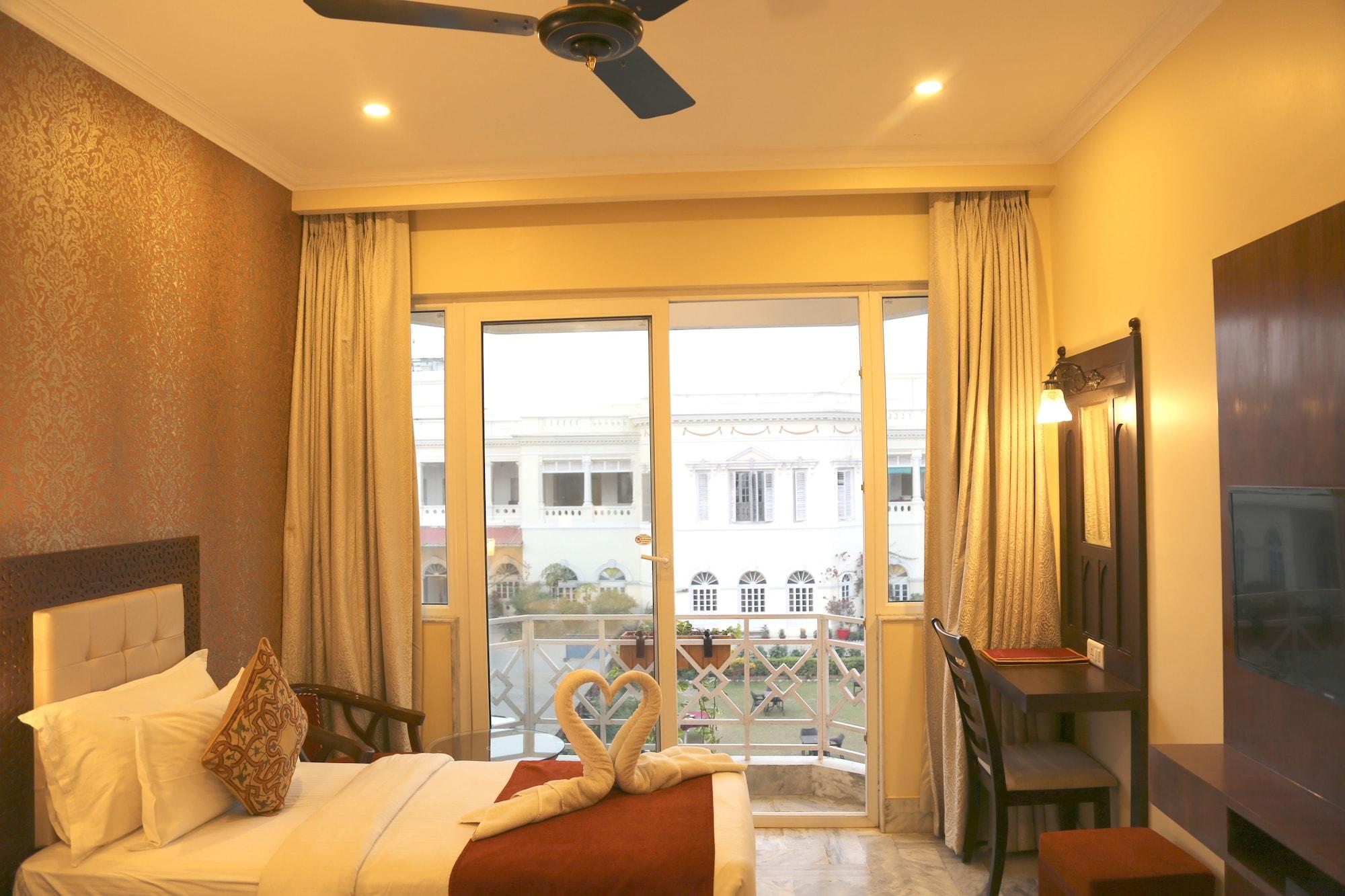 Hotel Surya, Kaiser Palace Varanasi Exterior photo