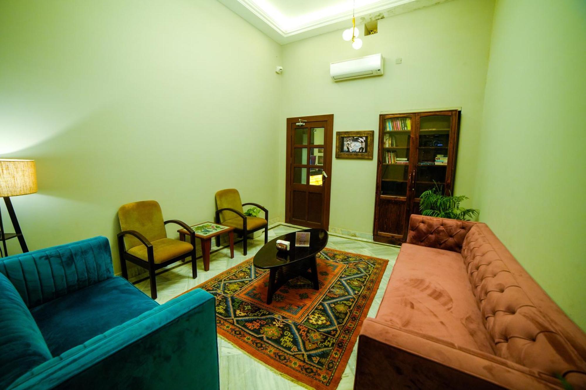Hotel Surya, Kaiser Palace Varanasi Exterior photo