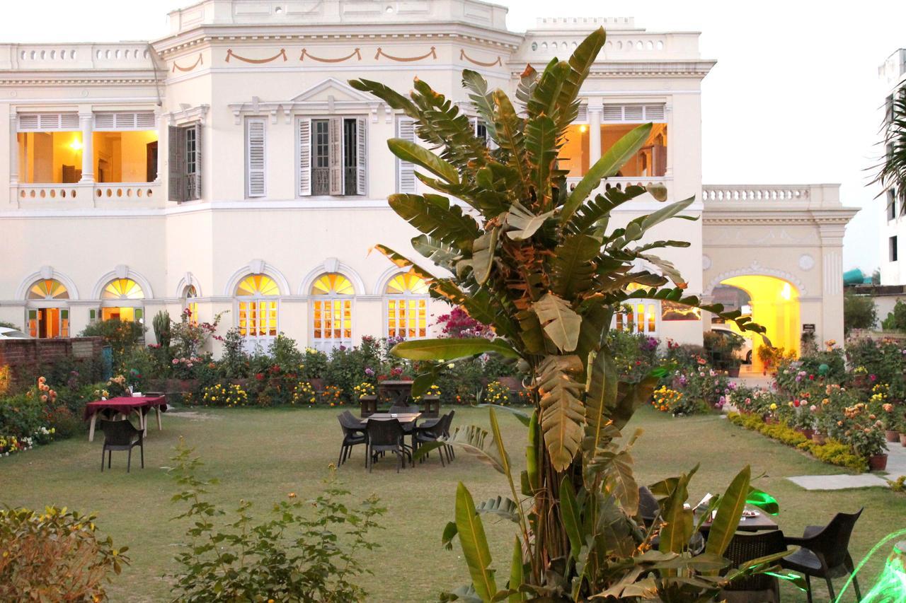 Hotel Surya, Kaiser Palace Varanasi Exterior photo