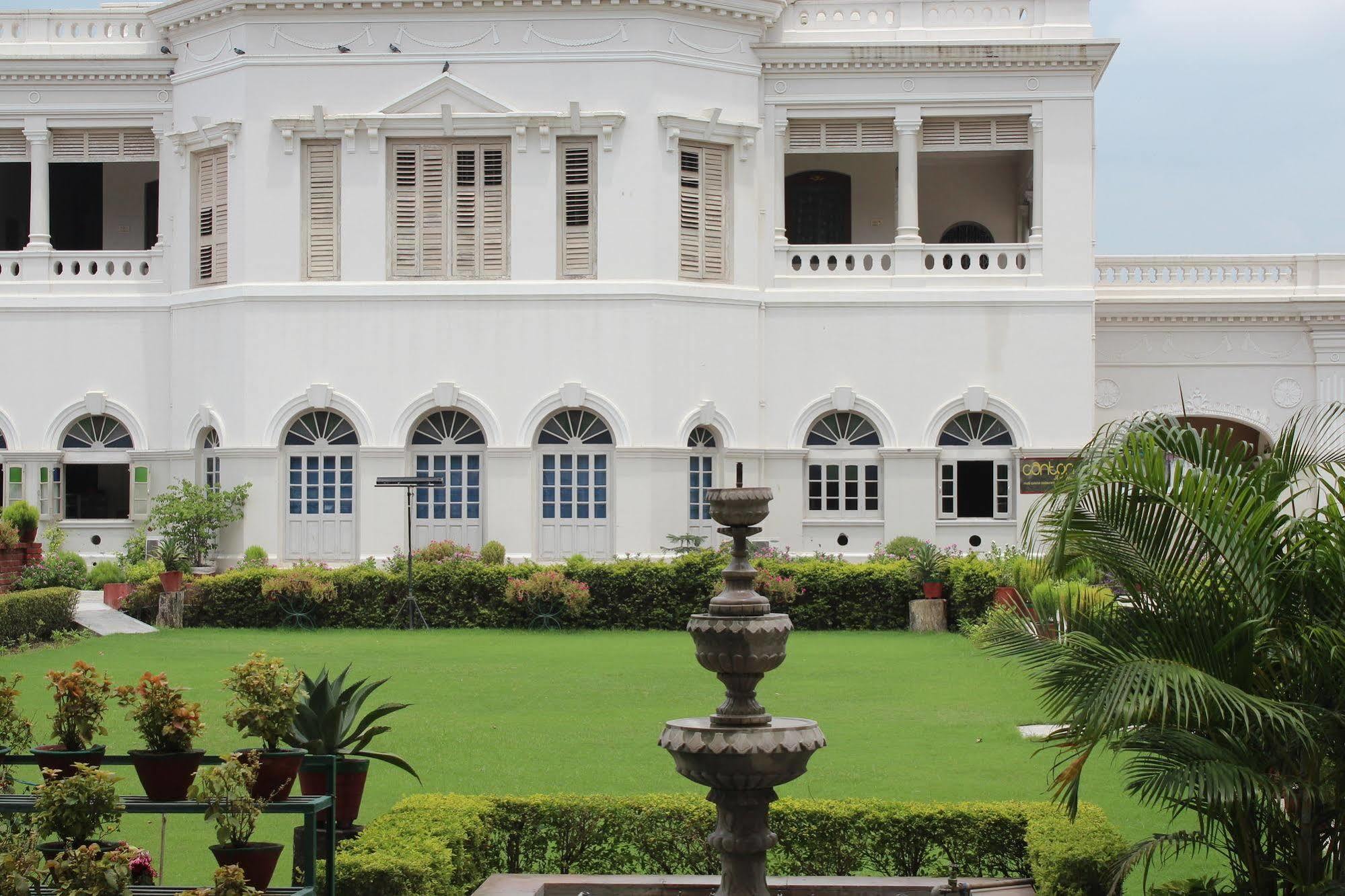 Hotel Surya, Kaiser Palace Varanasi Exterior photo